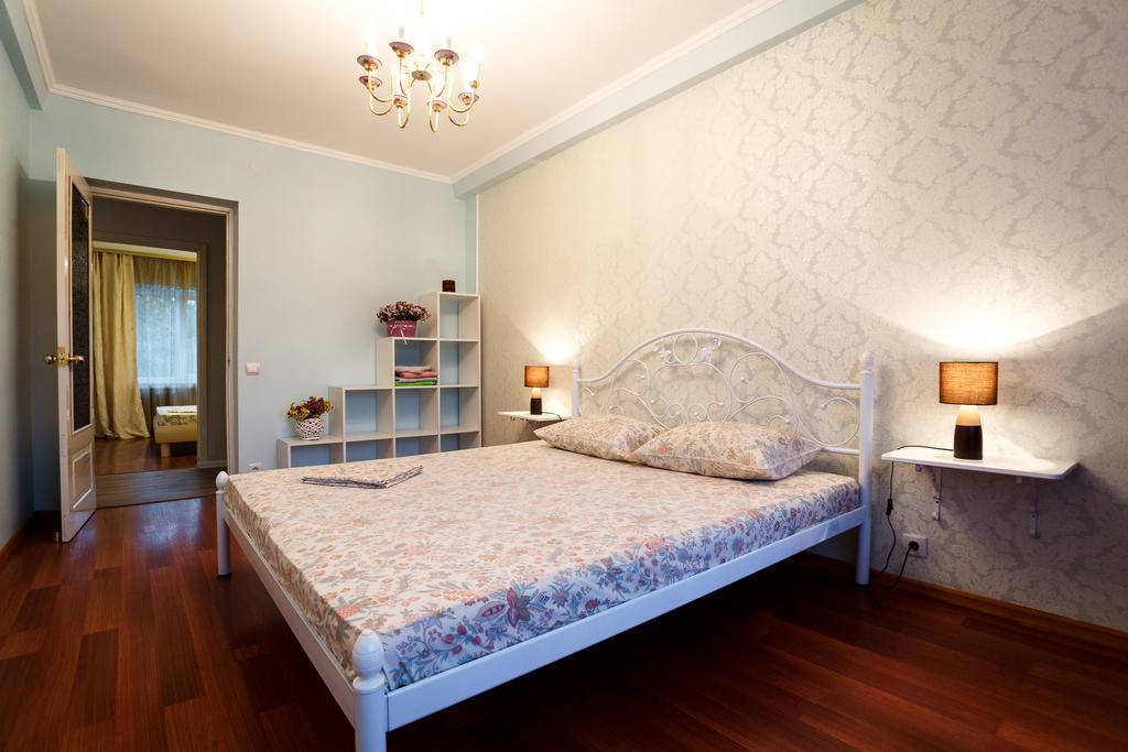 Chornovola Avenue Apartment Lviv Exterior photo