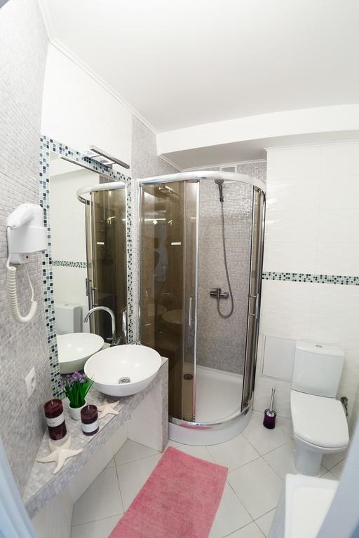 Chornovola Avenue Apartment Lviv Exterior photo